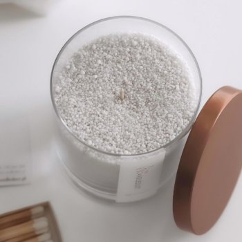 Žvakių smėlis ir žvakės